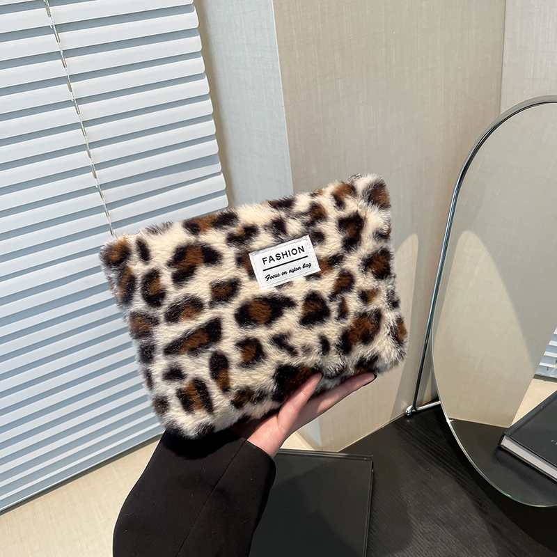 Travel Accessories Toiletry Bag - Плюшевая косметичка с леопардовым принтом, портативная