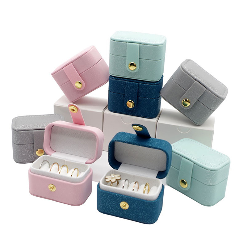 Accessories Travel Jewelry Box - Портативная шкатулка для украшений из искусственной