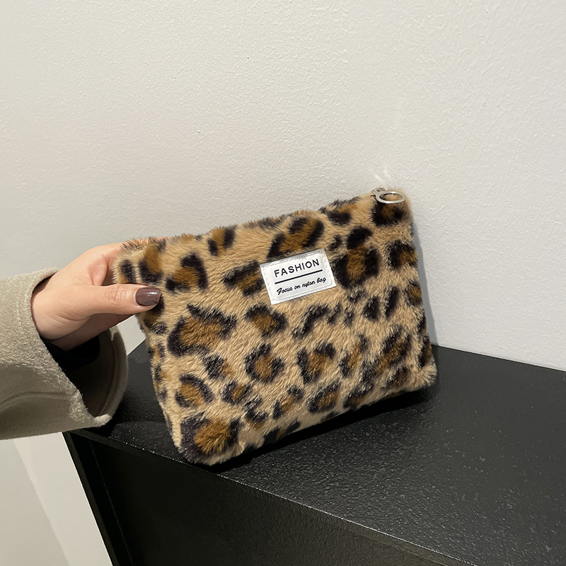 Плюшевая косметичка с леопардо – обзор и цена Travel Accessories Toiletry Bag