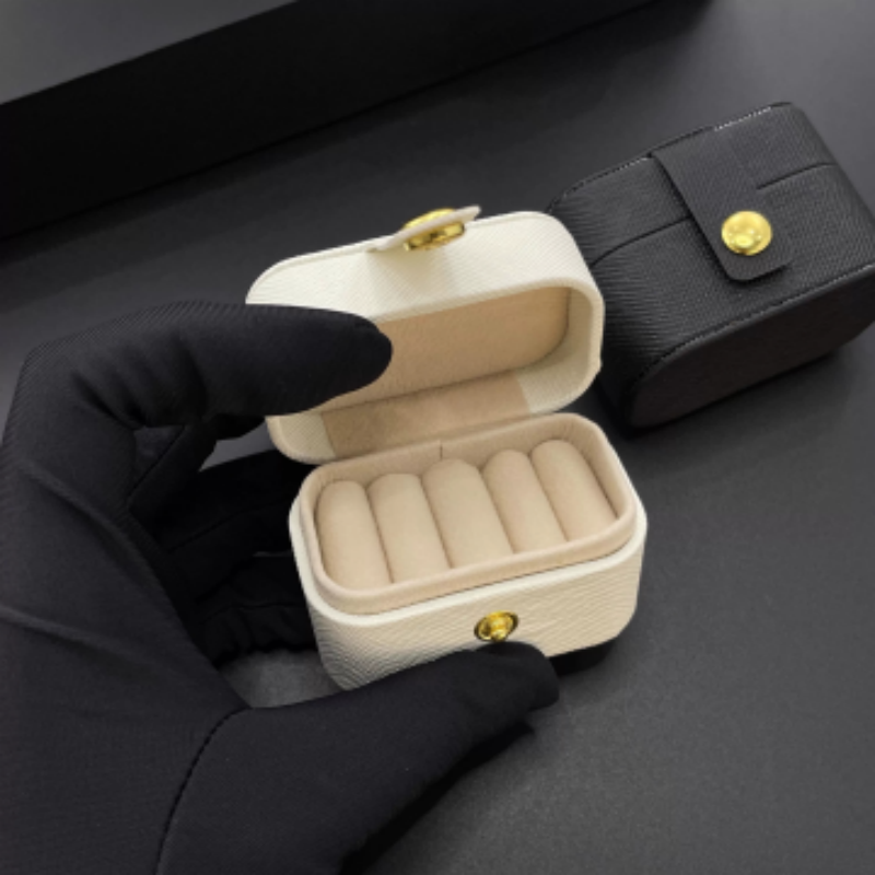 Кожаный портативный футляр для – обзор и цена Accessories Travel Jewelry Box